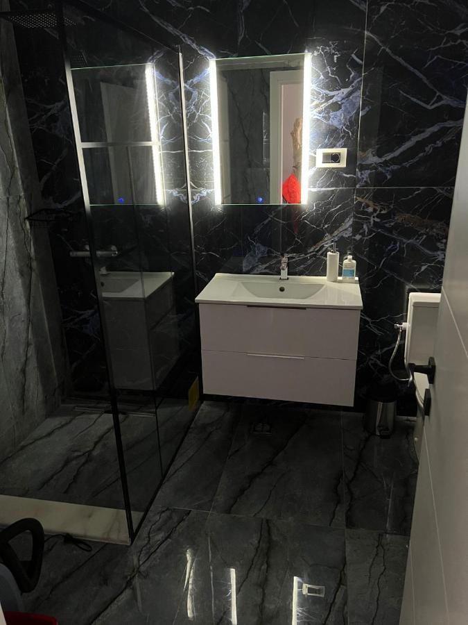 Apartament Bloc Nou - Self Check In - Free Parking Крайова Екстериор снимка