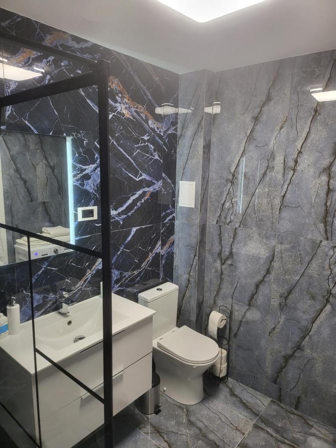 Apartament Bloc Nou - Self Check In - Free Parking Крайова Екстериор снимка